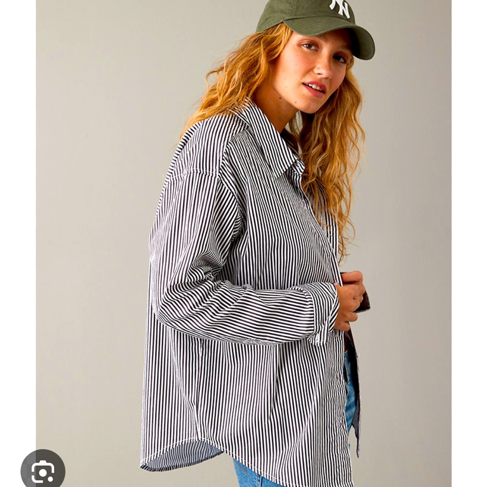 American Eagle Outfitters Black and White Striped Button Down Shirt